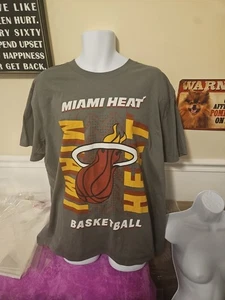 T-shirt basket uomo nuova con etichetta licenza Nba Miami grigio caldo XXL - Foto 1 di 8