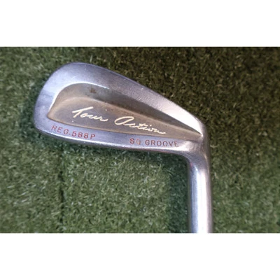 Cleveland Golf Tour Action Reg 588P 36" golf 8 Iron RH / 1G-S409 - Image 1 of 4