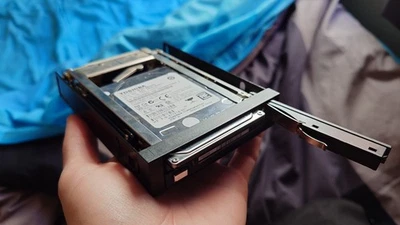 3.5" Bay to 2x2.5" HDD Hot Swap SATA Mobile Rack Backplane - Image 1 of 2