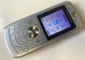Motorola L6 - Teléfono Móvil - Desbloqueado - ORIGINAL Clásico Plateado V Buen Estado - Imagen 1 de 8