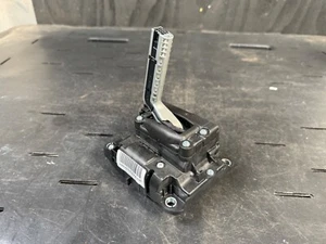 19-23 PORSCHE CAYENNE 9Y0 AUTOMATIC GEAR SHIFT SHIFTER ASSEMBLY 9Y0713041C - Picture 1 of 6