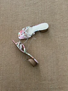 Vince Camuto Multi Color Floral Sandal with Block Heel Size 8.5 - Picture 1 of 3