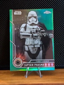 2023 Topps Star Wars #59 Captain Phasma - Parallelo rifrattore verde /99 - Foto 1 di 2