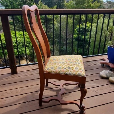 Four Queen Anne mahogany circa 1930 dining chairs - Image 1 of 3