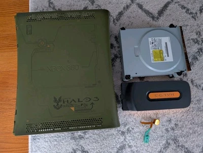 Consola Xbox 360 Halo 3 Edición Especial Estuche, tapa y piezas.  RARO Leer Desc Foto 1 de 4