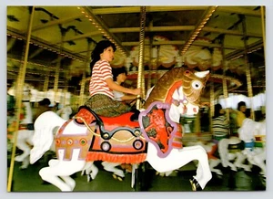 Carrusel dorado de Cenicienta de Tokio Disneyland c1983 postal continental de colección - Imagen 1 de 2