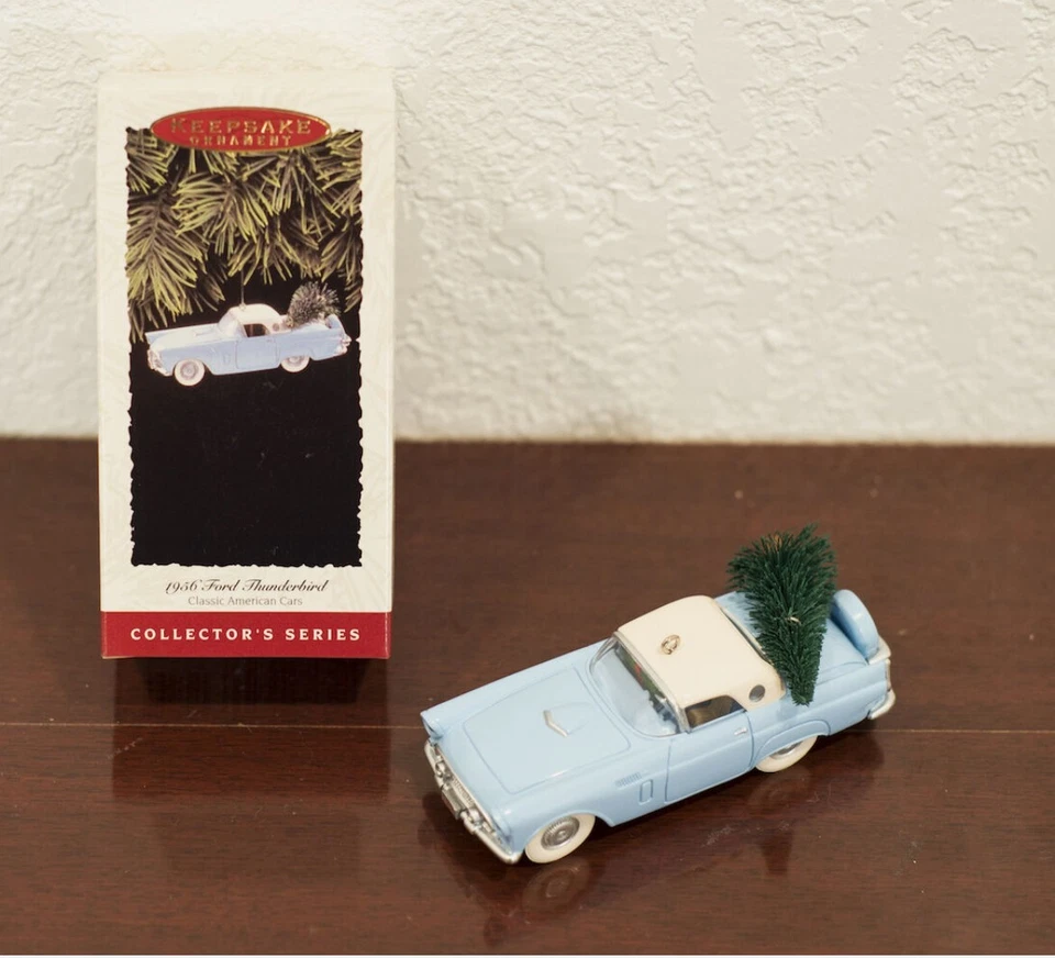 Adorno de recuerdo Hallmark 1956 Ford Thunderbird coche clásico americano Foto 1 de 1