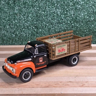 Camión Ford F-6 1951 primera marcha cromado personalizado 18-1161 primera marcha Foto 1 de 4