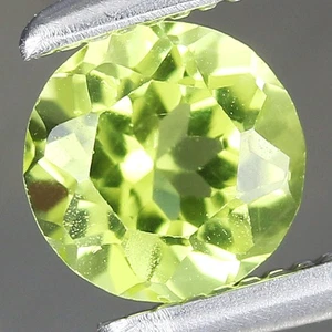 0.46ct t.w 4.8mm Round Natural Unheated Untreated Green Peridot, Myanmar - Picture 1 of 4