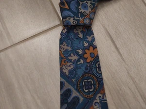 Van Heusen Classic Collection Dusty Blue Multi Abstract Floral Tie. 56x3 3/4 - Picture 1 of 3