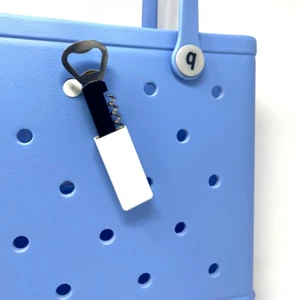 Accesorio dije abridor de botellas y vino Bogg Bag - Imagen 1 de 6