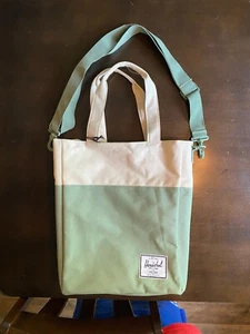 Herschel x R.A.D. Cars 12 Litre Tote Bag, BRAND NEW, Defender Green/Bone - Picture 1 of 8