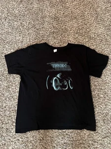 Tron Legacy Light Cycle Movie Promo  Disney Black L Large Graphic T-Shirt - Picture 1 of 12