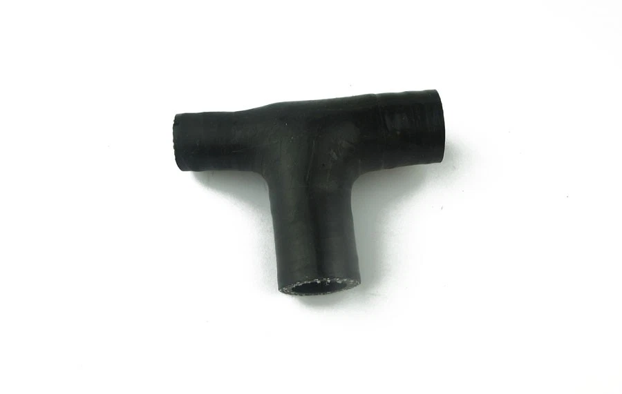 MANGUEIRA COLETOR DE ENTRADA TUBO DE ÁGUA SILICONE DARDO DAIMLER V8 250 & SP250 - C21170 - Imagem 1 de 1