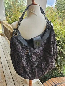 Petunia Pickle Bottom Hideaway Hobo Diaper Bag in Paris Noir - Picture 1 of 11