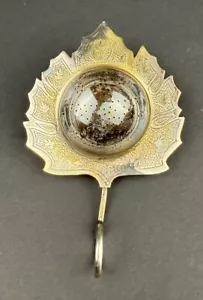 Vtg Silver Plated Tea Strainer Leaf Shaped Ornate Maple Leaf Loose Leaf Infuser - Picture 1 of 9