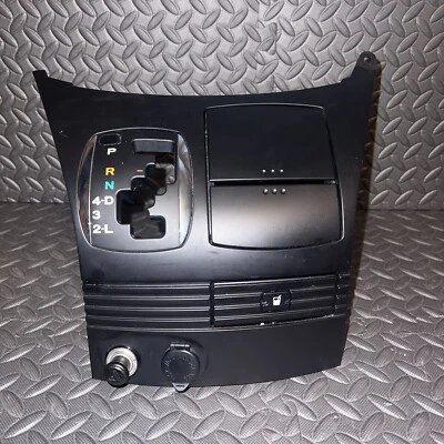 Bisel de palanca de cambios moldeado para consola Toyota Sienna 2004-2010 55420-AE010 OEM Foto 1 de 4