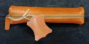 CLAIREFOINTAINE - ARTUCCIO/TROUSSE NUOVO - PELLE COLORE COGNAC - Foto 1 di 1