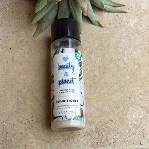 Love, Beauty and Planet Feuchtigkeitsspendende Spülung für weich genährtes Haar Color Safe - Bild 1 von 1