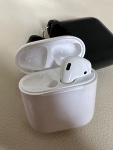 Genuine Apple AirPods 1st Generation Right Bud Only - Zdjęcie 1 z 8