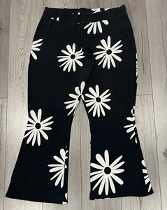 Flower Print Stretchy Flared Trousers - Noisy May - Black & White - Waist 48" - Picture 1 of 4