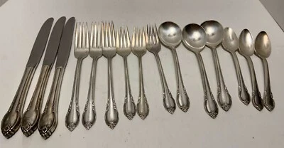 21pcs REMEMBRANCE Silverplate LOT 1847 Rogers Bros 3Place Sets + Soup Spoons+ - Image 1 of 4