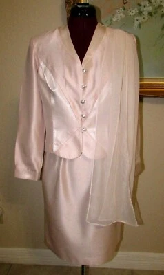 JEFFREY & DARA BY LINDA & EVELYN SOCIAS PETITE SZ 8P LT. PINK SHIMMER SKIRT SUIT - Image 1 of 4