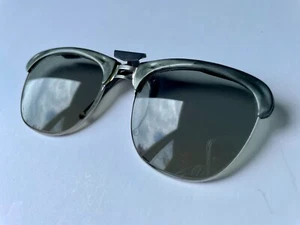 Occhiali da sole vintage clip on KONO lenti grigie tono argento metà secolo MCM occhio di sole - Foto 1 di 4
