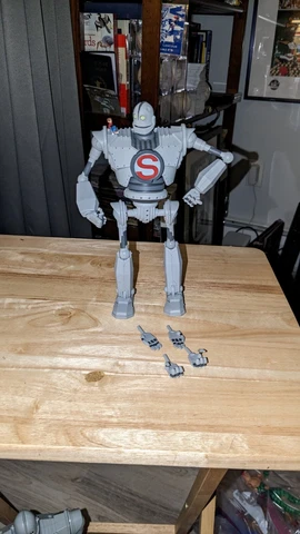 Iron Giant Diamond Select 9 Inch Loose Figure Cover