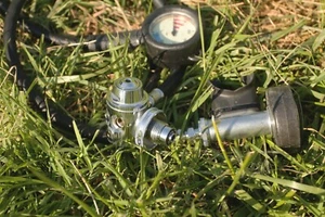 Poseidon Cyklon 5000 mit Finimeter 1. + 2. Stufe Metall Version guter Zustand - Bild 1 von 13