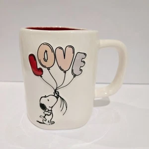 Rae Dunn Peanuts Snoopy Love Is In The Air Keramiktasse von Magenta Balloons 2024 - Bild 1 von 7