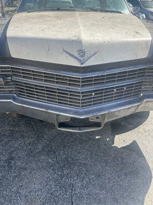 Cadillac Deville 1966 parrilla delantera Foto 1 de 4