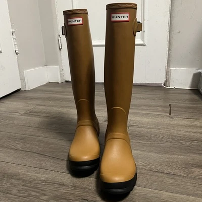 HUNTER Original Tall Waterproof Rain Boots, Matte Brown Adjustable, Size 8, NEW - Image 1 of 4