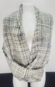 Tommy Hilfiger Gray & White Knit Loop Infinity Scarf with Metal charm tag - Picture 1 of 6