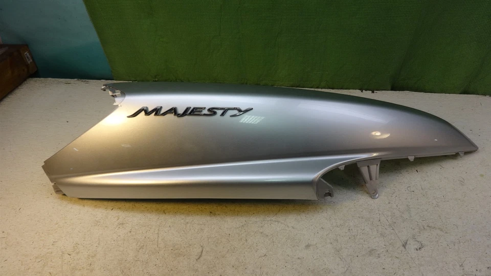 Yamaha Majesty YP400 YP 400 Y534 2006. carenado trasero derecho capó cola Foto 1 de 1