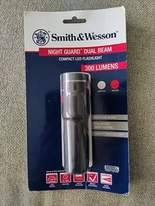 Smith and Wesson Night Guard Quad Beam Flashlight Black W / Red Button - 1117279 - Picture 1 of 13