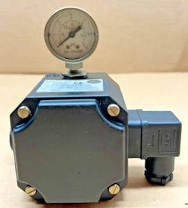 SAMSOMATIC 3913-0001 0122 0101 1000 CONVERTITORE ELETTROPNEUMATICO - Foto 1 di 6