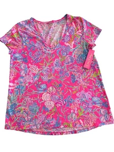 Lilly Pulitzer Etta V- Neck T-Shirt Large Shell Me Something Good Womens NWT - Picture 1 of 5
