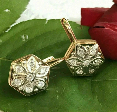 Aretes colgantes vintage de diamantes creados en laboratorio de corte redondo de 0,40 quilates de oro amarillo de 14 k Foto 1 de 4