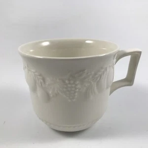 Vintage BARRATTS "LINCOLN WHITE" KAFFEE-/TEETASSE 3" - WEISSE GEPRÄGTE FRÜCHTE ENGLAND - Bild 1 von 5