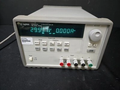Agilent E3620A : 0-25V, 0-1A Dual Output DC Power Supply (0205) - Image 1 of 4