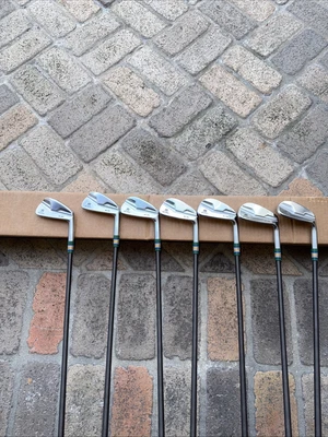 Juego de hierros Miura MC-502, 4-PW, grafito rígido acero fibra i80 S reserva privada Foto 1 de 4