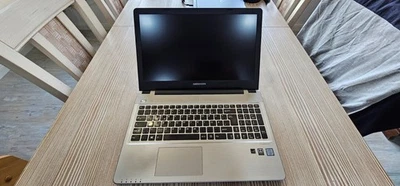 Medion Akoya E6422 Laptop - Bild 1 von 4