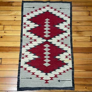 Alfombra Navajo Vintage Nativo Americano Tejiendo Mariposas Flechas Años 30 40 54" x 30" - Imagen 1 de 14