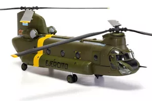 CORGI para Boeing CH-47C Chinook AE-520 Ejército Argentino LTD 1/72 modelo de helicóptero - Imagen 1 de 6