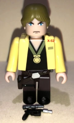 Boneco medalha cerimônia Luke Skywalker Yavin Star Wars Kubrick TRU exclusivo do Japão - Imagem 1 de 4