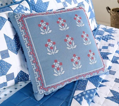 Martha Stewart 装饰 18x18 枕头-全新-H488993 — 第 1/2 张图片