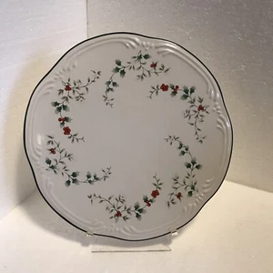 Plato de pastel de baya de invierno Pfaltzgraff bandeja de queso porcelana remache 8-7/8 pulgadas - Imagen 1 de 7