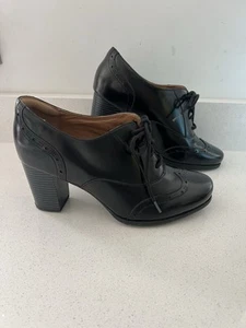 Clarks Artisan Black Brogues Block Heel Oxford Women’s UK 6.5 E - Picture 1 of 6