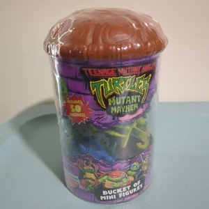 Teenage Mutant Ninja Turtles Mutant Mayhem Bucket of 50 Mini Figures. Brand New - Bild 1 von 8